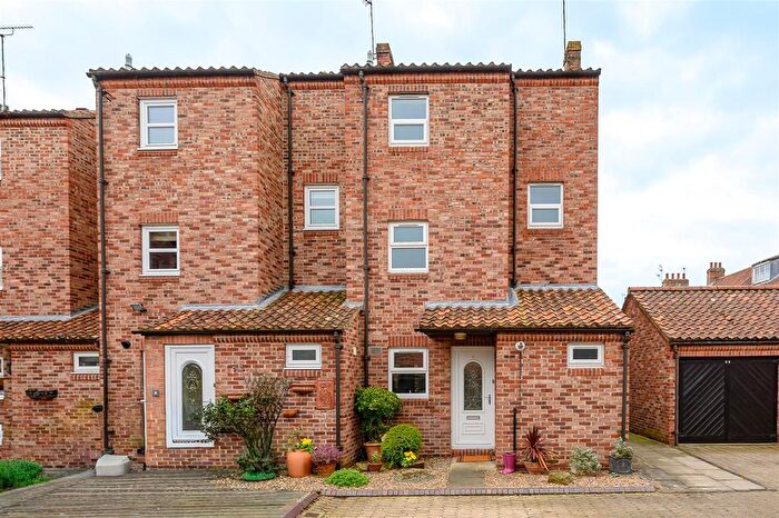 4 Bedroom End Terrace House For Sale In Pear Tree Court, York City Centre, YO1