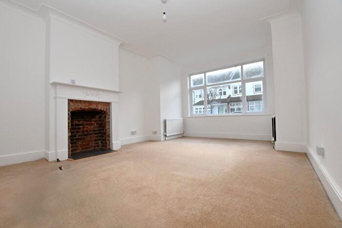 3 Bedroom Semi-Detached House To Rent In Elmgrove Road, Croydon, CR0