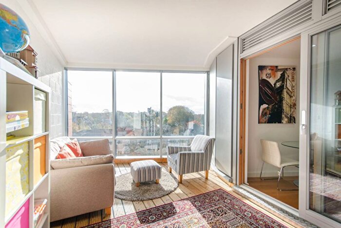 2 Bedroom Flat To Rent In Altyre Road, East Croydon, Croydon, CR0