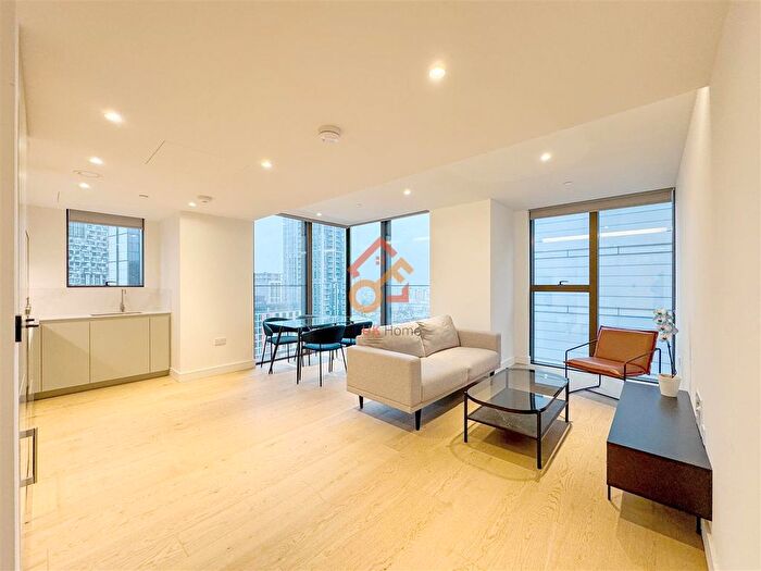 2 Bedroom Flat To Rent In Harcourt Tower, Marsh Wall, London, E14