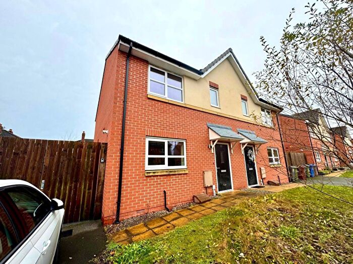 3 Bedroom Semi Detached House To Rent In Woodpecker Road, Manchester, M21