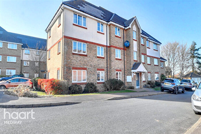 2 Bedroom Apartment To Rent In Palm Drive, Rochester, ME1