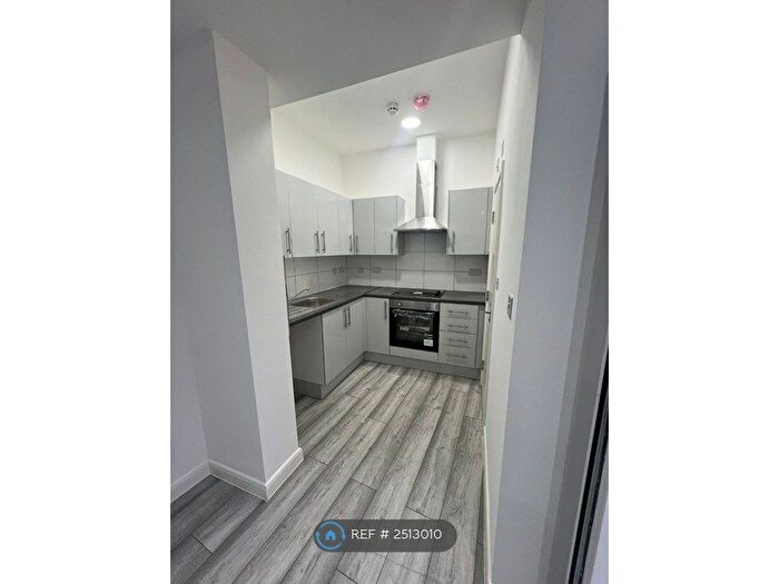 Studio To Rent In Green Lane, Goodmayes, IG3