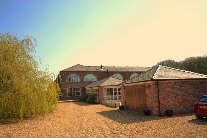 4 Bedroom Barn Conversion For Sale In Holmeswood Road, Rufford, L40