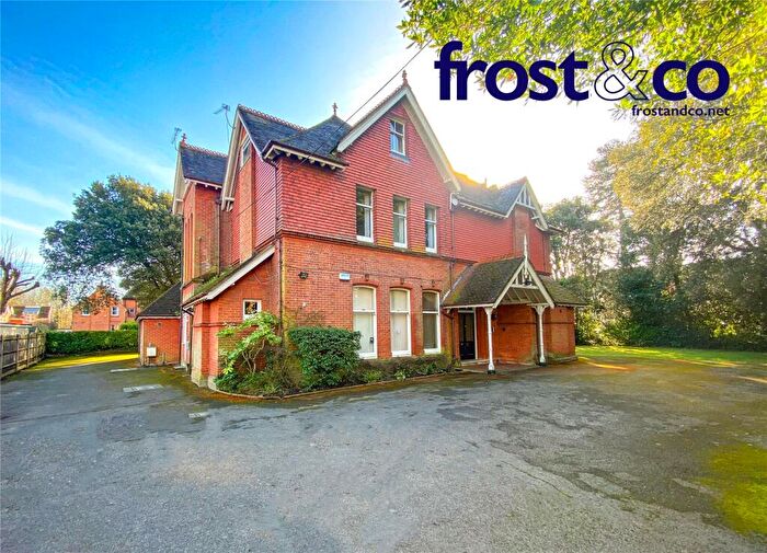 3 Bedroom Apartment To Rent In Clarendon Road, Bournemouth, Dorset, BH4