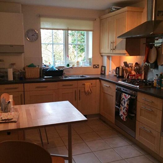 2 Bedroom Flat To Rent In Alcester Road, Stratford-upon-Avon, CV37