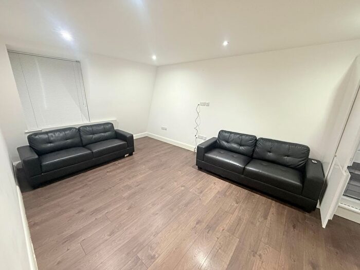 2 Bedroom Flat To Rent In Brighton Road, Purley, CR8