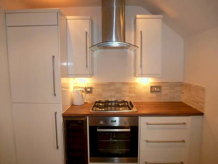 2 Bedroom Apartment To Rent In Pitman Street, Cardiff, CF11