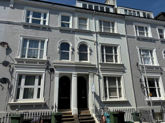 1 Bedroom Flat To Rent In Dudley Road, Tunbridge Wells, Kent, TN1