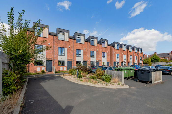 2 Bedroom Terraced House To Rent In Robert Yards, Beeston, Nottingham, NG9