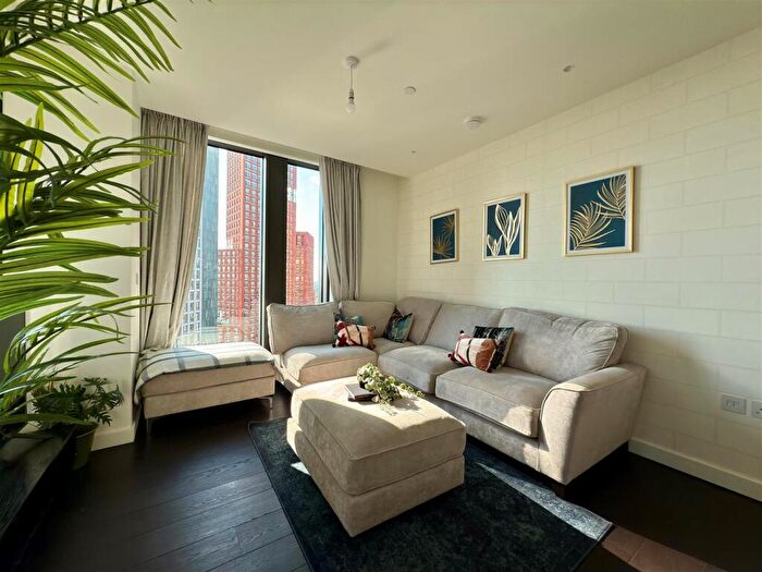 2 Bedroom Apartment To Rent In Millharbour, London, E14