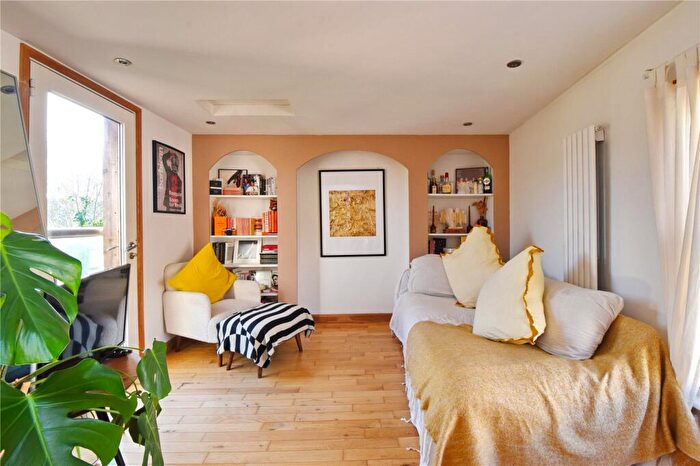 2 Bedroom End Of Terrace House To Rent In Kensington Road, Redland, Bristol, Somerset, BS6