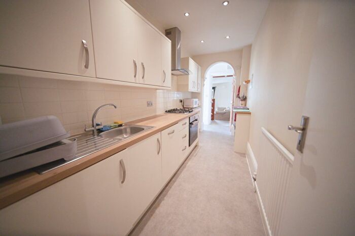 2 Bedroom Flat For Sale In Union Road, Exeter, EX4