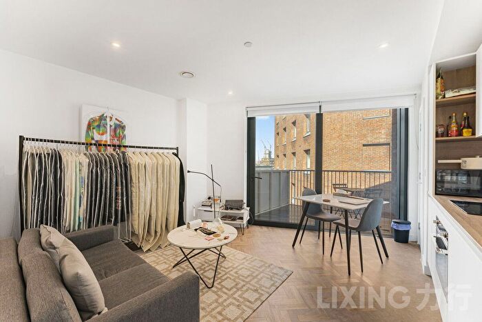 1 Bedroom Flat For Sale In Gillender Street, Bromley, E3