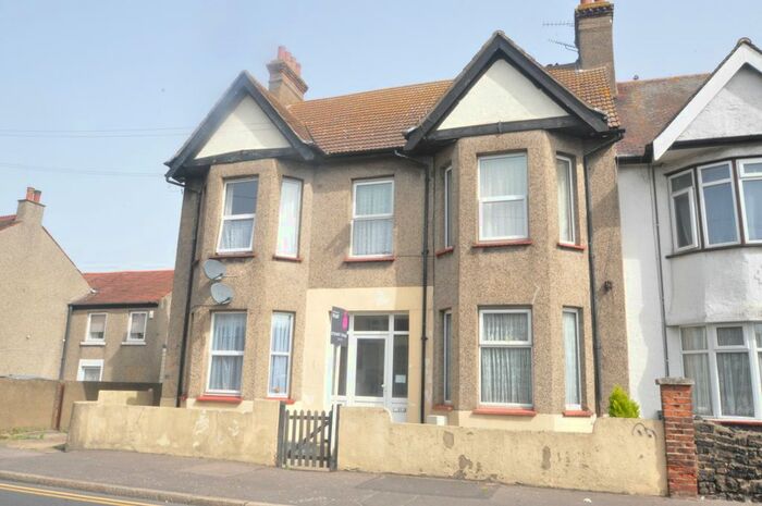 1 Bedroom Flat To Rent In High Street, Hadleigh, Essex, SS7