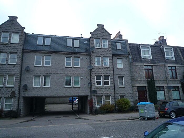 2 Bedroom Flat To Rent In D Holburn Street, Aberdeen, AB10