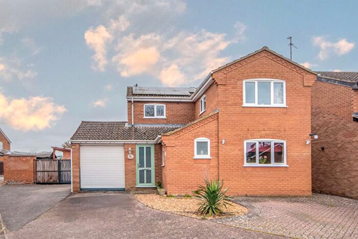 4 Bedroom Detached House For Sale In Davis Close, Rothwell, Kettering, NN14