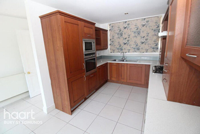 2 Bedroom Detached House To Rent In The Manor, Bury St Edmunds, IP28