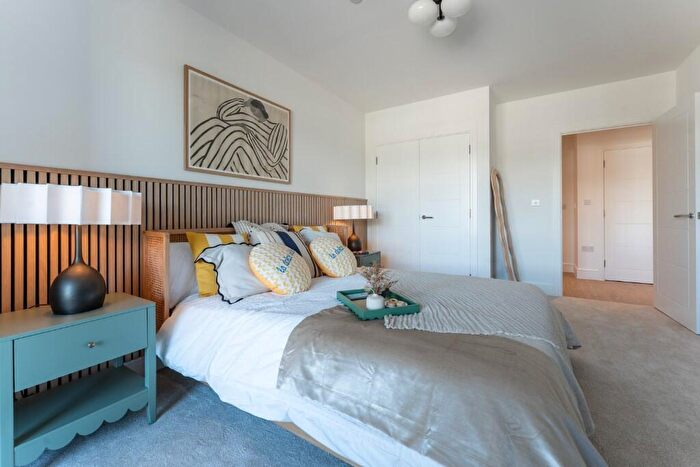 1 Bedroom Apartment For Sale In Bronze Walk, Erith, DA8