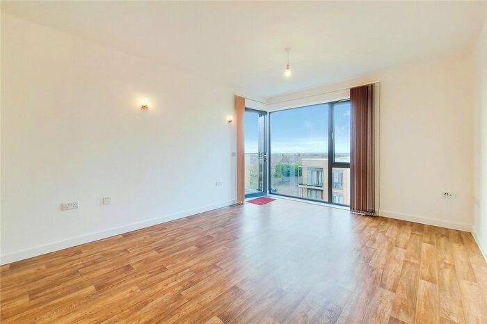 1 Bedroom Flat To Rent In Goddard Drive, Bushey, WD23