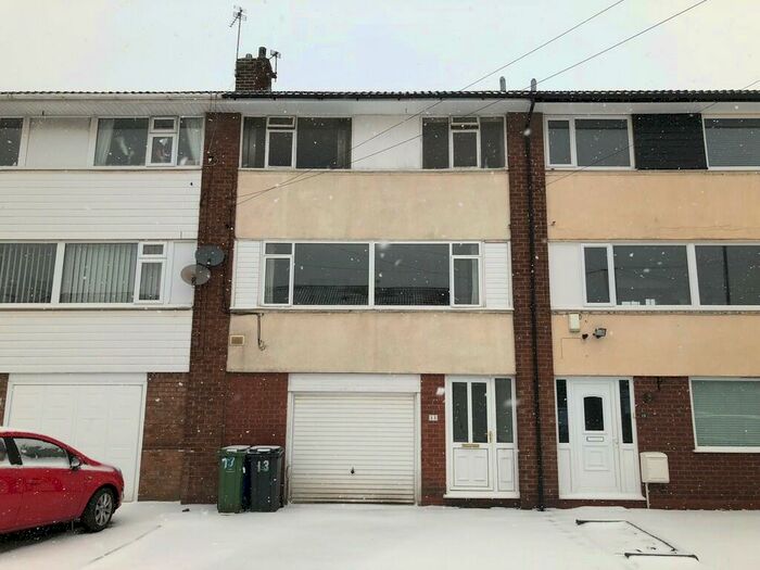 2 Bedroom Terraced House To Rent In Brian Avenue - Droylsden, M43