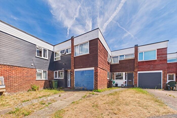 3 Bedroom Terraced House For Sale In Leyburn Close, Woodley, Reading, Berkshire, RG5