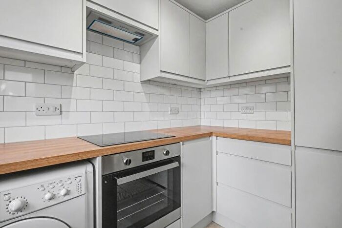 2 Bedroom Terraced House To Rent In Spenlove Close, Abingdon, OX14