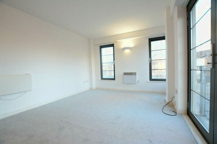 2 Bedroom Apartment To Rent In Park West, Derby Road, Nottingham, NG7