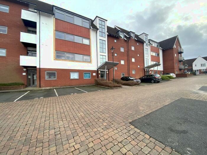 1 Bedroom Flat To Rent In Griffin Close, Middlepark Drive, B31