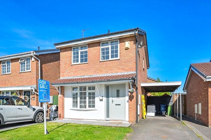 3 Bedroom Detached House For Sale In Orwell Drive, Stafford, Staffordshire, ST17