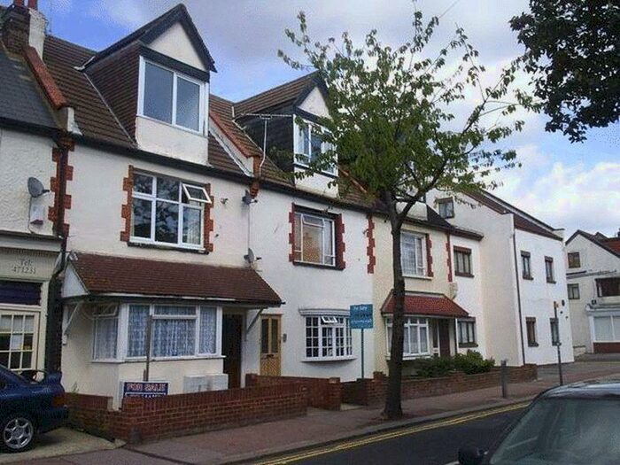 2 Bedroom Maisonette To Rent In Pall Mall, Leigh-On-Sea, SS9