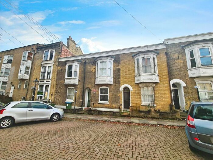 Flat To Rent In Cranbury Place, Southampton, Hampshire, SO14