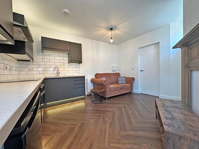 1 Bedroom Flat To Rent In Dakeyne Street, Nottingham, NG3