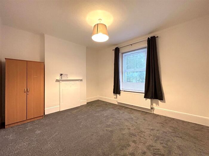 Studio To Rent In Cedar Road, Sutton, SM2