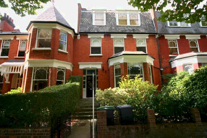 2 Bedroom Flat To Rent In Stapleton Hall Road, London, N4
