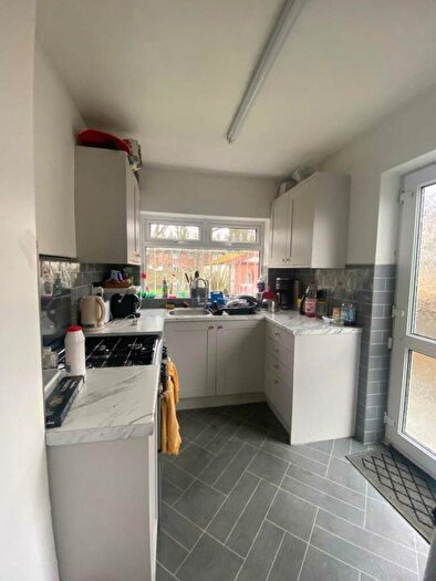 4 Bedroom Semi-Detached House To Rent In Delacourt Road, Fallowfield, M14