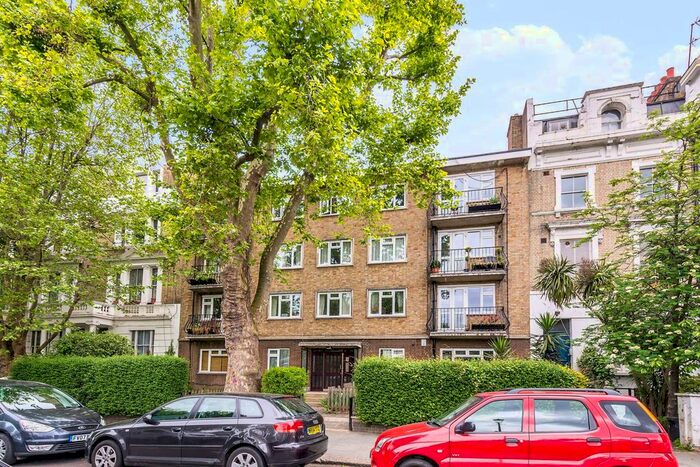 3 Bedroom Flat To Rent In Cambridge Gardens, Portobello, London, W10