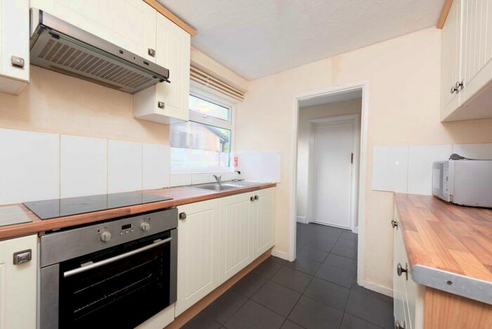 4 Bedroom Terraced House To Rent In Essex Street, Reading, RG2