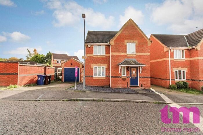 3 Bedroom Detached House To Rent In Dupre Close, Chafford Hundred, RM16