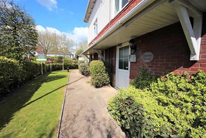 2 Bedroom Flat To Rent In Queens Park South Drive, Queens Park, Bournemouth, BH8