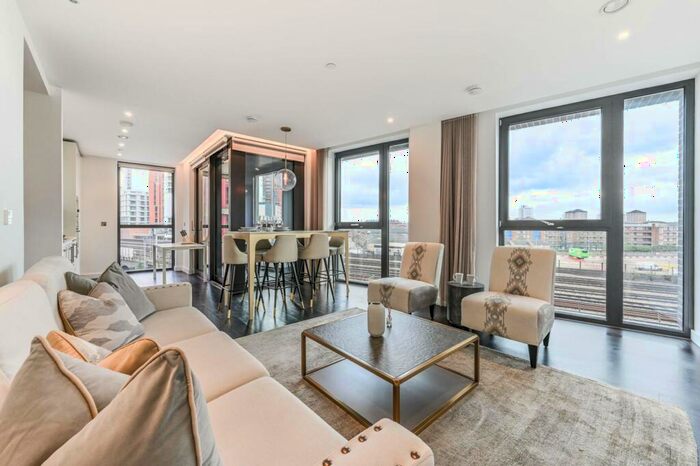 2 Bedroom Flat To Rent In Ponton Road, Battersea, London, SW11