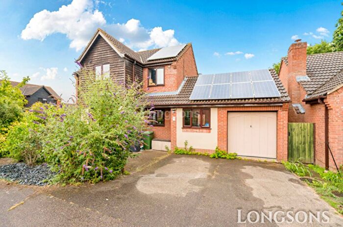 4 Bedroom Detached House For Sale In Gogle Close, Mattishall, NR20