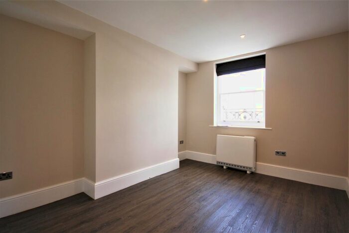 1 Bedroom Flat To Rent In West Street, Brighton, BN1