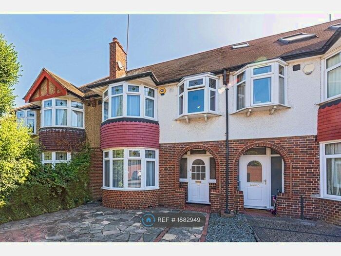 3 Bedroom Terraced House To Rent In Kingfield Road, Ealing, W5