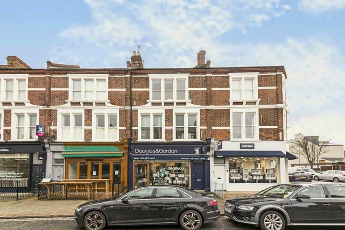 2 Bedroom Flat To Rent In Abbeville Road, London, SW4