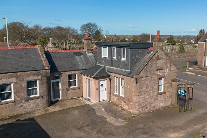 3 Bedroom Semi Detached House For Sale In Rosehill Road, Montrose, DD10