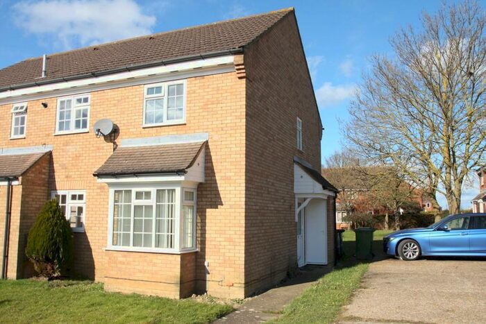 2 Bedroom Cluster House To Rent In William Drive, St. Neots, Cambridgeshire, PE19