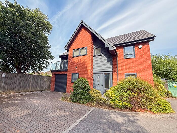 3 Bedroom Detached House To Rent In Beverley Road, Kingston Upon Hull, HU6