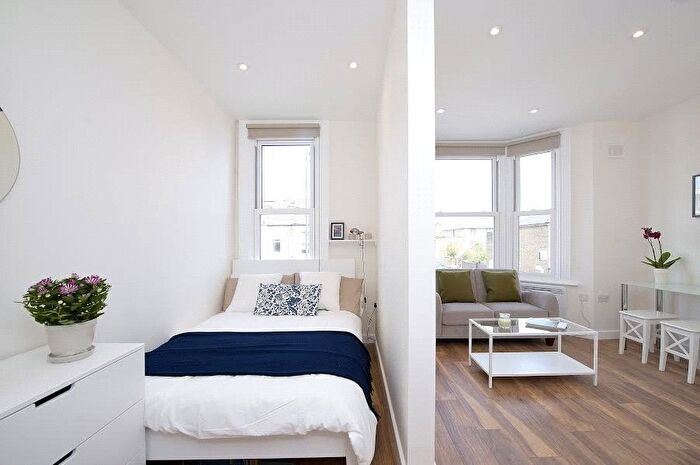 Studio To Rent In Bloemfontein Road, London, W12