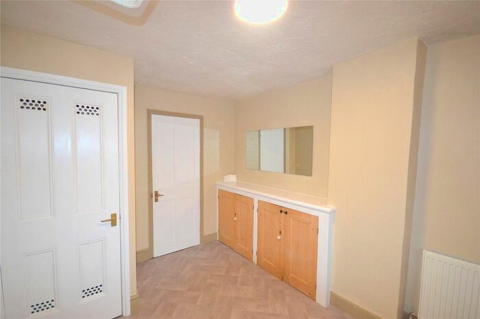 2 Bedroom End Of Terrace House To Rent In Victoria Road, Northampton, NN1